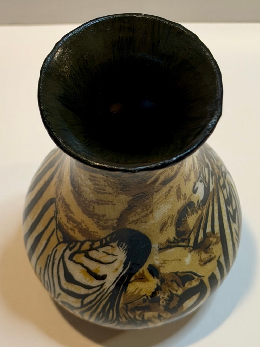 Safari Animal Print Accent Vase – Zebra & Leopard Pattern – Glossy Decor - Picture 3 of 4